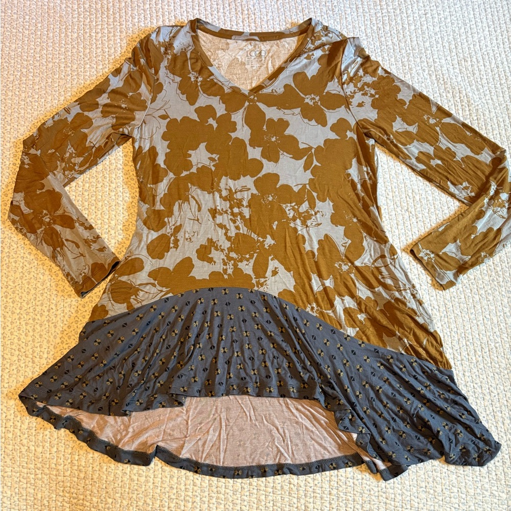 Logo by Lori Goldstein Blouse